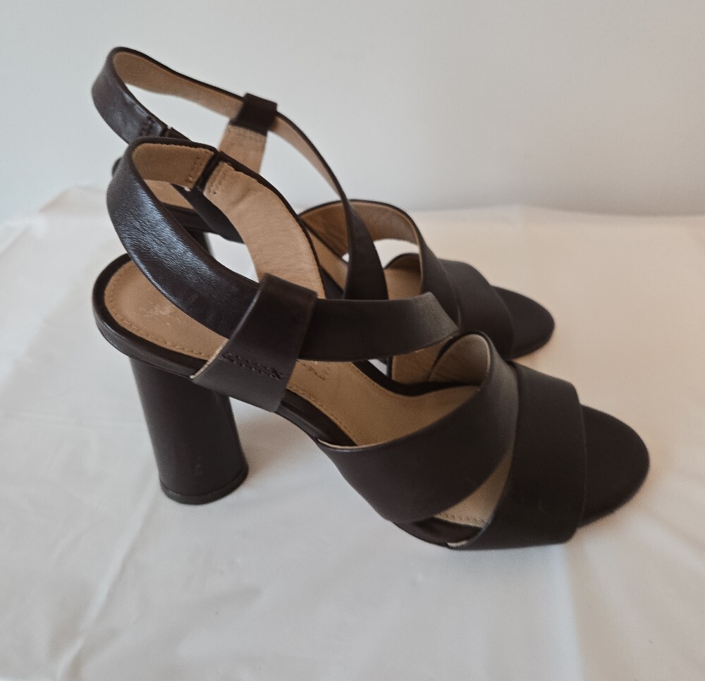 Antonio Melani Brown Leather Crisscross Sandals – Size 6, 2.5–3" Heel - Picture 5 of 9